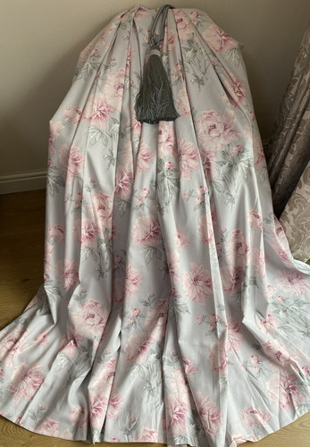 Stunning laura ashley - bn,