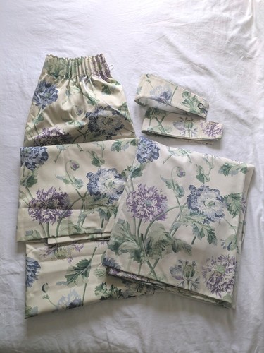 Pair vintage laura - laura, ashley