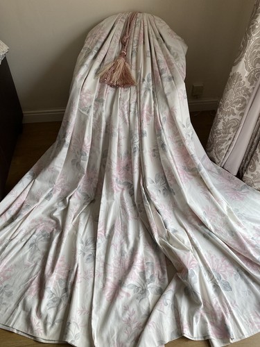 Stunning laura ashley - laura,